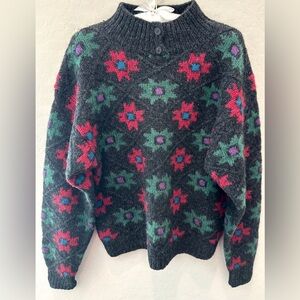 Vintage Woolrich Floral Sweater-100% Wool-Size Medium.
